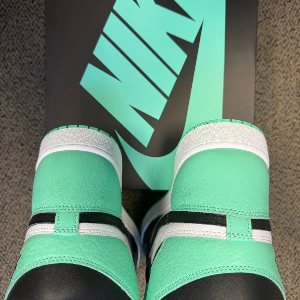 Jordan 1 Retro High OG Green Glow Sneakers Black and Mint - Picture 4 of 5